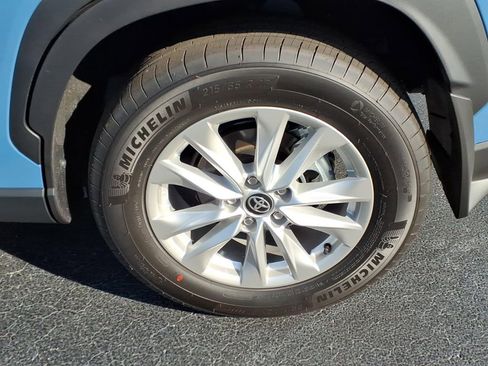 Used 2026 Toyota Corolla Cross LE image 11