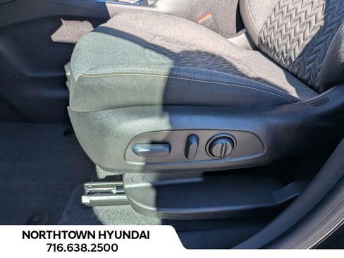 Used 2024 Chevrolet Equinox LT image 31