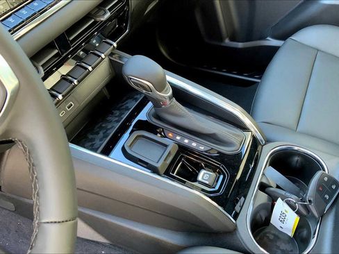 Used 2025 GMC Canyon Elevation w/ Convenience Package image 6