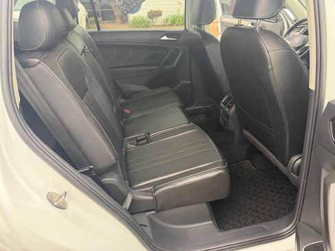Used 2022 Volkswagen Tiguan SE FWD image 15