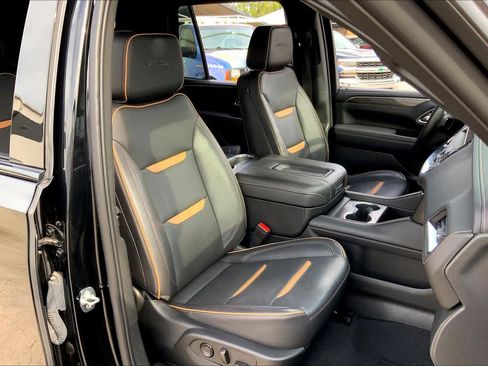 Used 2023 GMC Yukon AT4 w/ AT4 Premium Package image 9