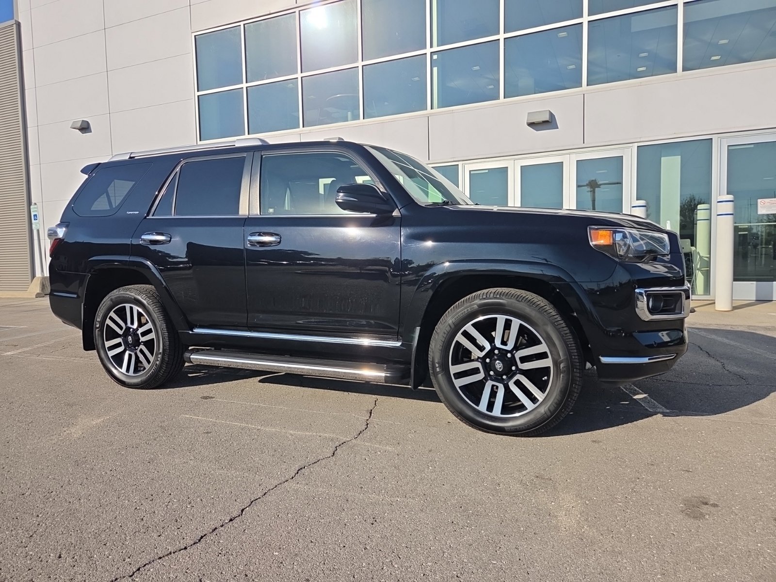Used 2018 Toyota 4Runner Limited AWD/4WD image 3
