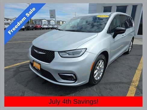 Certified 2024 Chrysler Pacifica Touring-L FWD image 1
