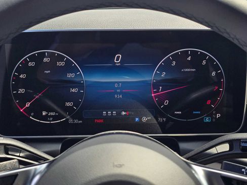 Used 2026 Mercedes-Benz GLC 300 image 27