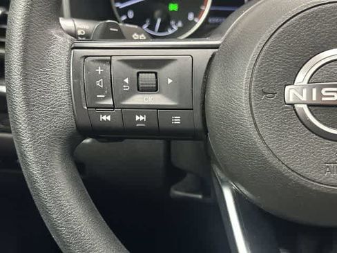 Used 2023 Nissan Rogue S FWD image 17