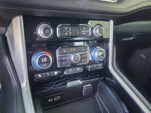 Used 2023 GMC Yukon XL Denali image 23