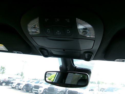 Certified 2025 Chrysler Pacifica Limited FWD image 20