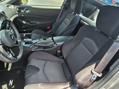 Certified 2025 Nissan Z Performance w/ Floor Mat Package RWD image 13