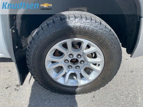 Used 2017 GMC Sierra 1500 SLE image 9