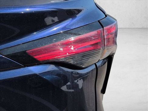 Used 2022 Toyota Sienna XLE image 7