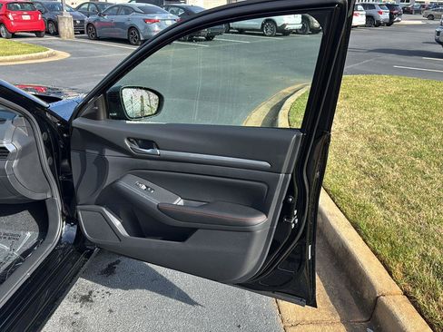 New 2026 Nissan Altima 2.5 SR w/ SR Midnight Edition Package FWD image 12