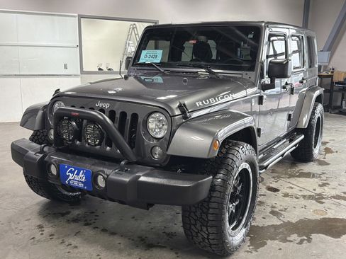 Used 2016 Jeep Wrangler Unlimited Rubicon w/ Connectivity Group image 3
