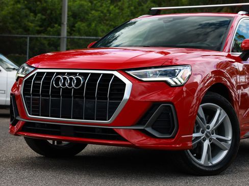 Used 2020 Audi Q3 2.0T Premium Plus w/ Premium Plus Package AWD/4WD image 29