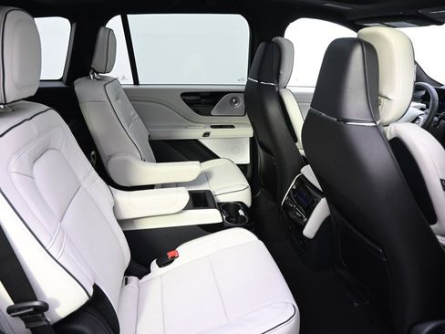 New 2026 Lincoln Aviator Black Label w/ Black Label Special Edition image 18