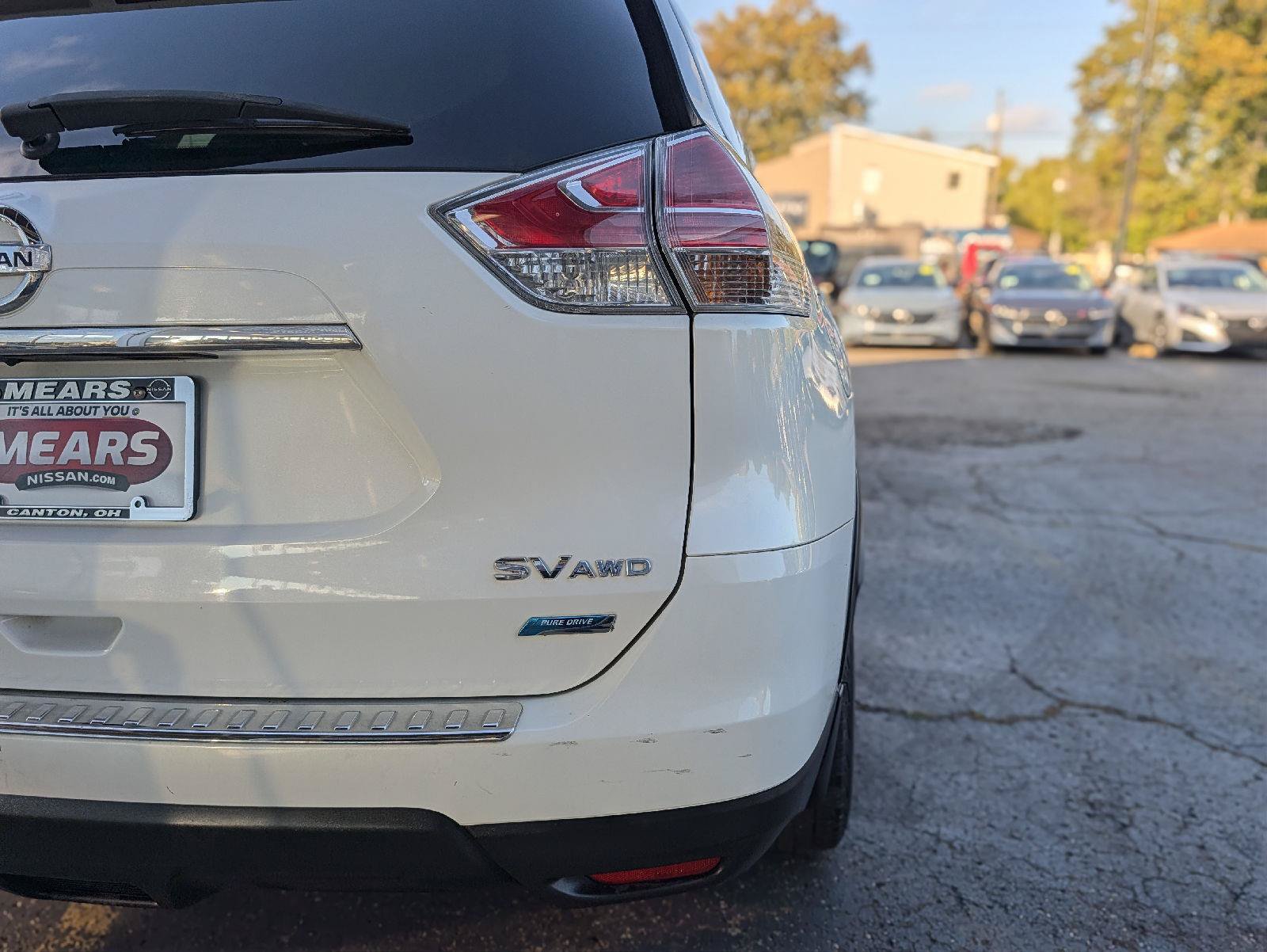 Used 2014 Nissan Rogue SV w/ SV Premium Package AWD/4WD image 11