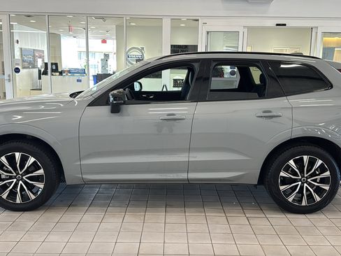 Used 2025 Volvo XC60 B5 Plus AWD/4WD image 8