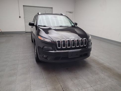 Used 2018 Jeep Cherokee Latitude image 14