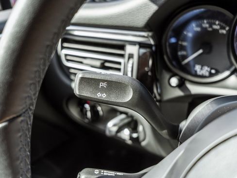 Used 2023 Porsche Macan image 26