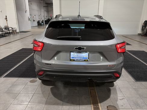 New 2026 Chevrolet Trax RS w/ Sunroof Package image 4
