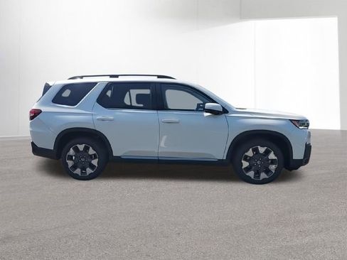 New 2026 Honda Pilot Touring image 10