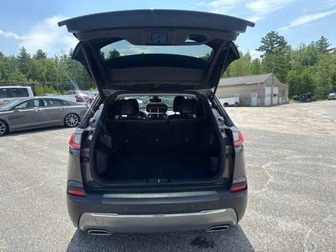 Used 2019 Jeep Cherokee Limited AWD/4WD image 7