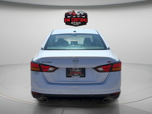 Used 2025 Nissan Altima 2.5 SR FWD image 6