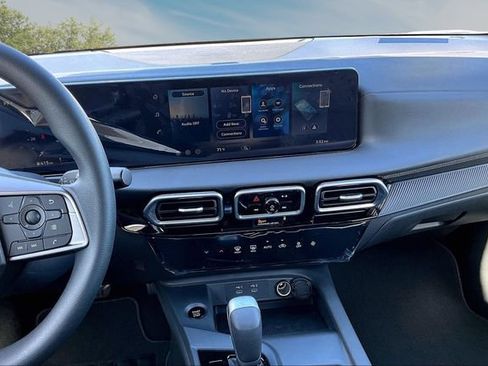 New 2027 Nissan Sentra SV w/ Floor Mat Package FWD image 6