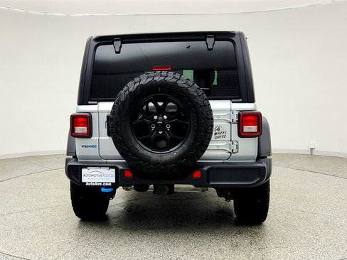 Used 2024 Jeep Wrangler Unlimited AWD/4WD image 6