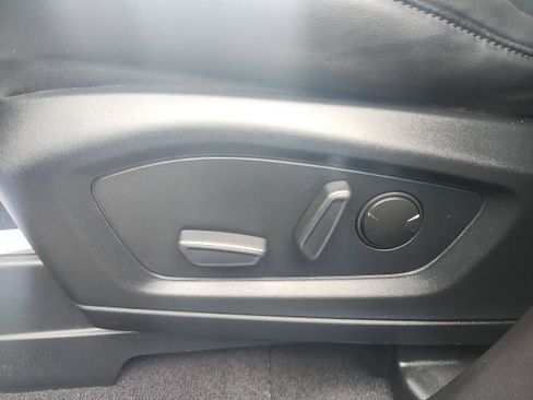 Used 2024 Ford Explorer XLT w/ Equipment Group 202A image 24