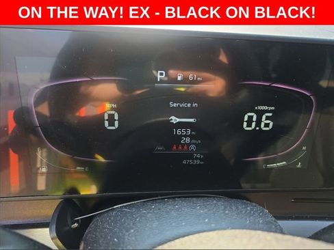 Used 2023 Kia Sportage EX image 3