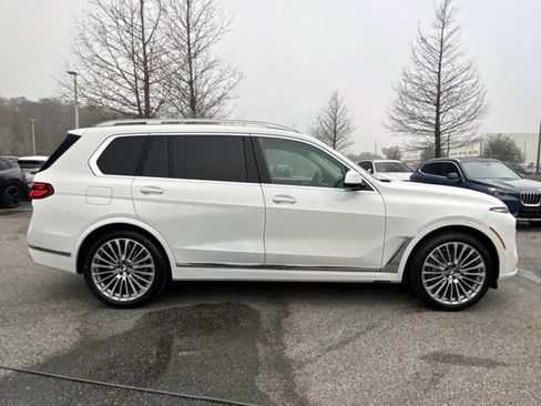 New 2026 BMW X7 xDrive40i w/ Premium Package image 2