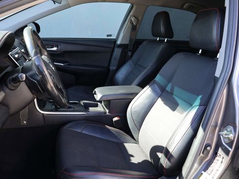 Used 2016 Toyota Camry SE image 9