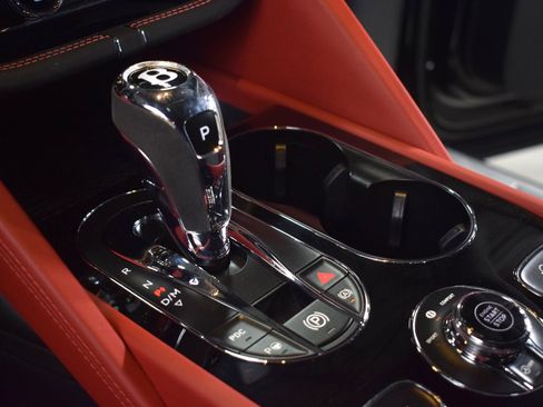 Certified 2022 Bentley Bentayga image 35