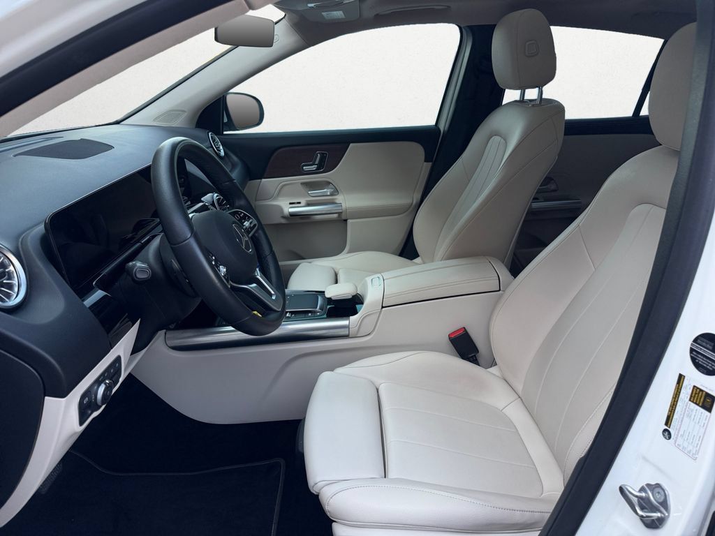 Certified 2022 Mercedes-Benz GLA 250 w/ Premium Package Lite image 10