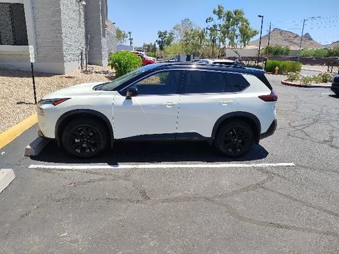 Used 2023 Nissan Rogue SV w/ SV Premium B Package FWD image 16