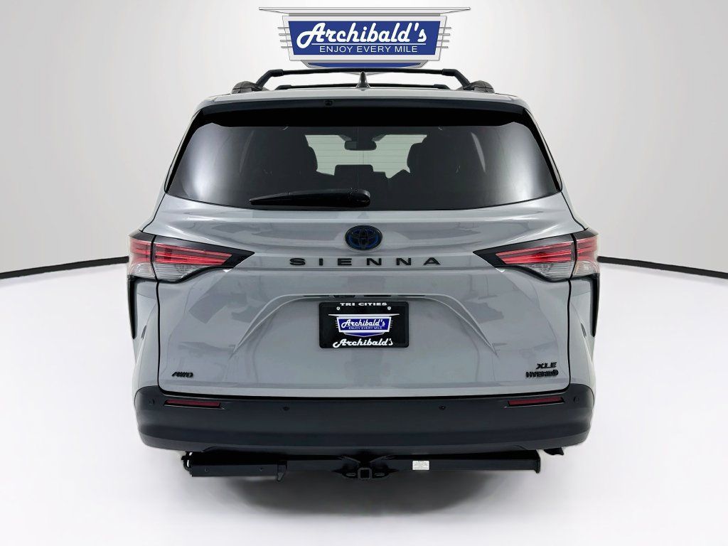 Used 2022 Toyota Sienna XLE Woodland Edition AWD/4WD image 6