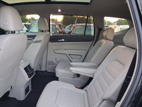 Used 2023 Volkswagen Atlas SEL Premium AWD/4WD image 8