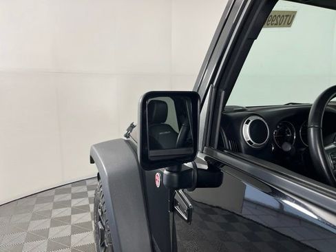 Used 2016 Jeep Wrangler Unlimited Rubicon AWD/4WD image 14