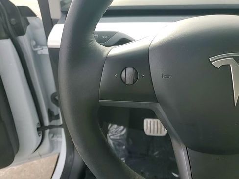 Used 2023 Tesla Model Y Performance image 16