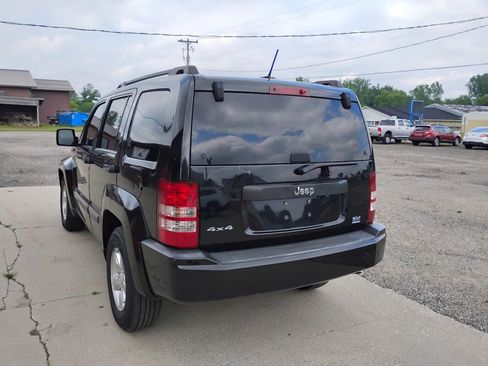 Used 2009 Jeep Liberty Sport w/ Popular Equipment Group AWD/4WD image 2