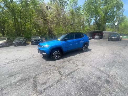 Used 2025 Chevrolet Trax LT image 10