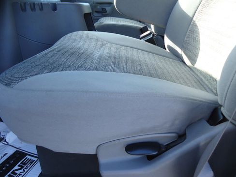 Used 2001 Ford E-350 and Econoline 350 XL image 19