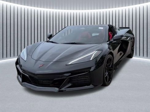Used 2024 Chevrolet Corvette Z06 RWD image 4