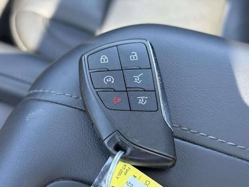 Used 2022 Chevrolet Tahoe Z71 w/ Luxury Package AWD/4WD image 33