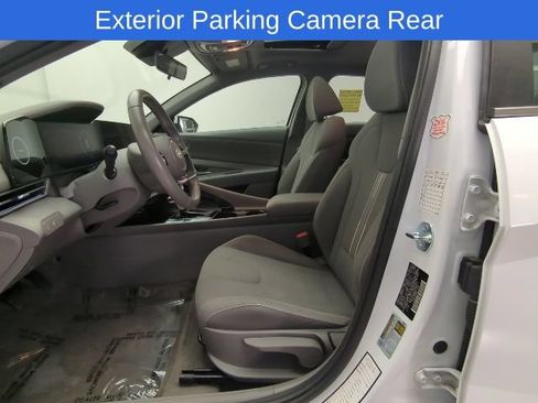 Used 2025 Hyundai Elantra SEL FWD image 12