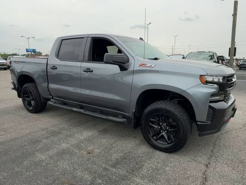 Used 2021 Chevrolet Silverado 1500 LT Trail Boss w/ Convenience Package II AWD/4WD image 2