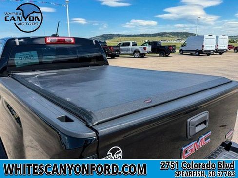 Used 2015 GMC Canyon SLE w/ All-Terrain Package AWD/4WD image 9