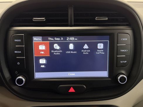 Used 2025 Kia Soul LX w/ LX Technology Package FWD image 7