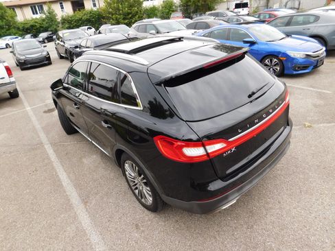 Used 2017 Lincoln MKX Reserve w/ Lincoln MKX Climate Package FWD image 5