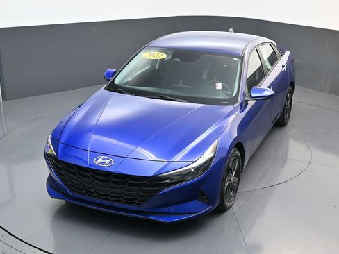 Certified 2023 Hyundai Elantra SEL image 19